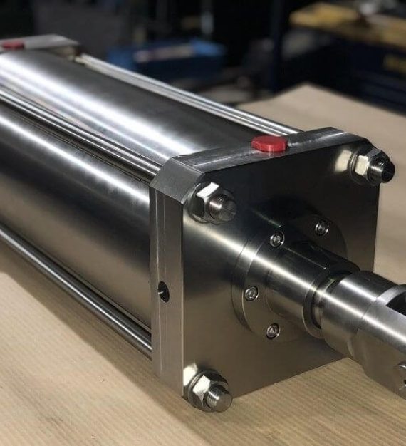 Fabricacion-de-cilindro-hid-O200x40x400mm.-con-tirantes-en-acero-inoxidable-AISI-304