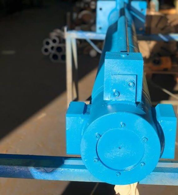 Reparacion-de-cilindro-hidraulico-O125x3400-mm-de-carrera